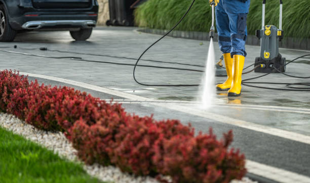 Why Choose Our Certified Pressure Washing Experts for Your Project Needs in Center Hill, FL?
