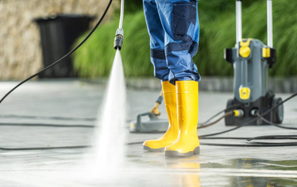Best Pressure Washing Siding  in Center Hill, FL